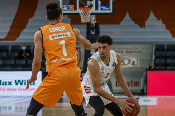 前锋不仅是 前锋不仅是