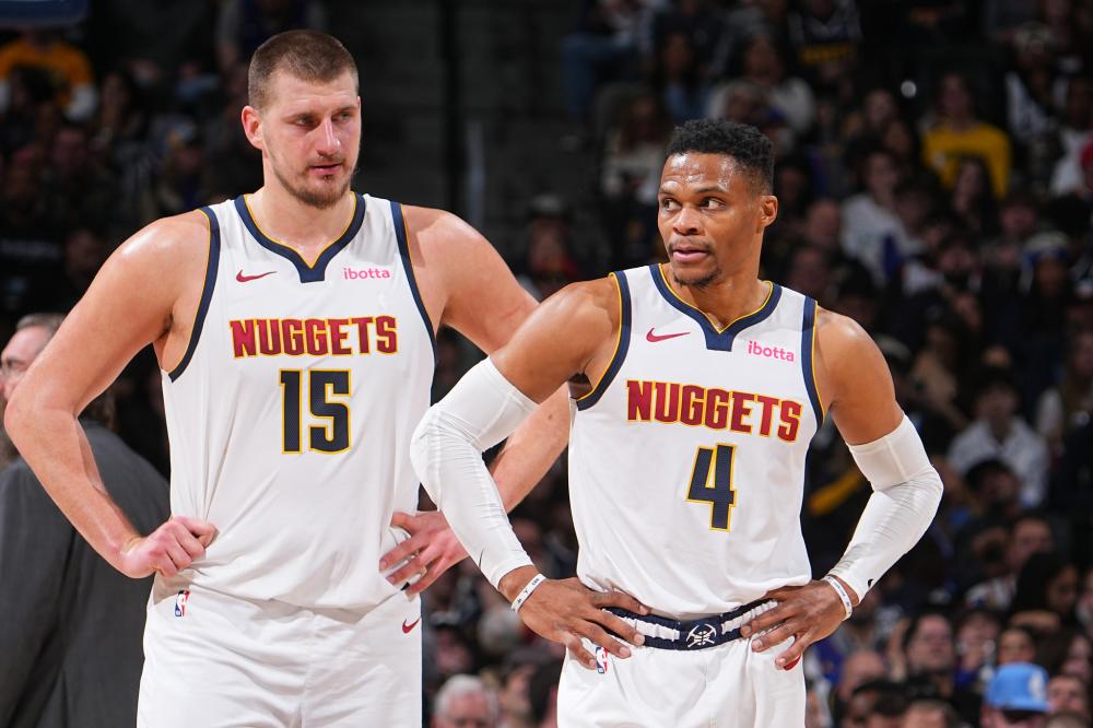 他们在防守 他们在防守